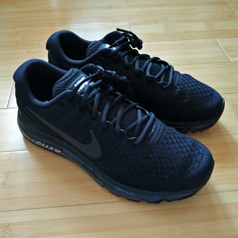 -NEW- Nike Air Max 2017 Sneakers 11